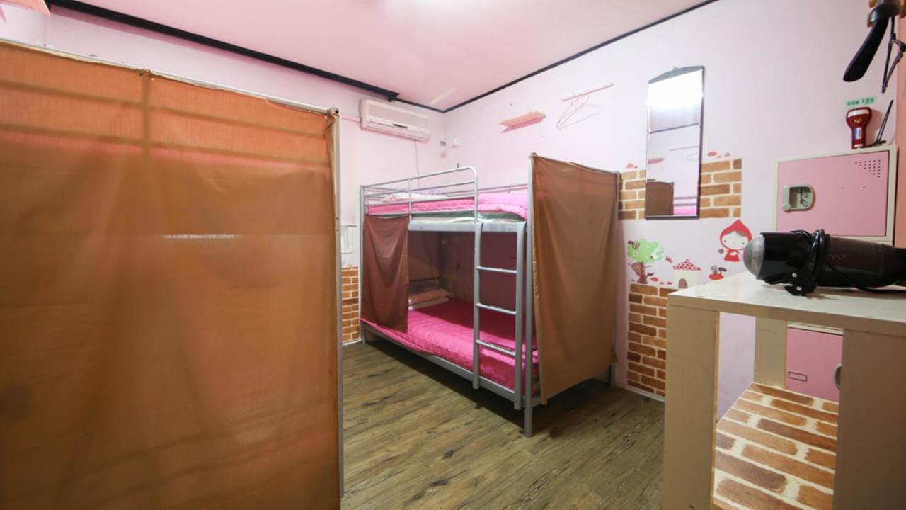 Comeinn Guesthouse Hongdae - Female Only Seoul Exterior photo
