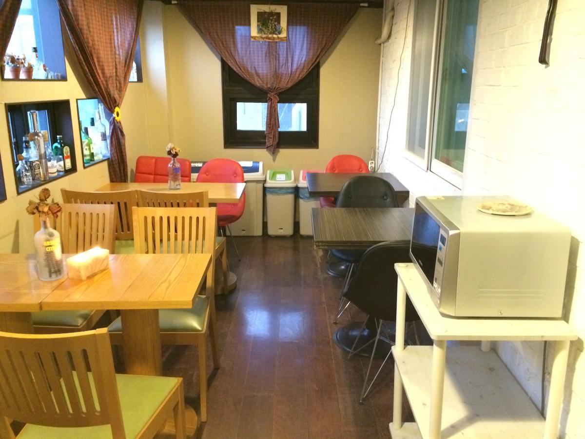 Comeinn Guesthouse Hongdae - Female Only Seoul Exterior photo