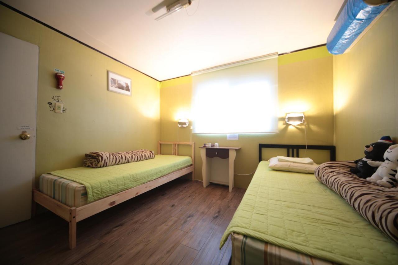 Comeinn Guesthouse Hongdae - Female Only Seoul Exterior photo