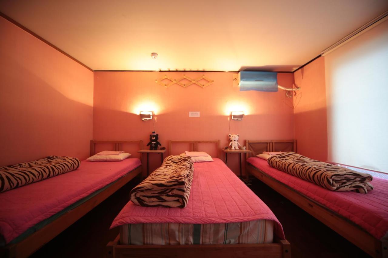 Comeinn Guesthouse Hongdae - Female Only Seoul Exterior photo