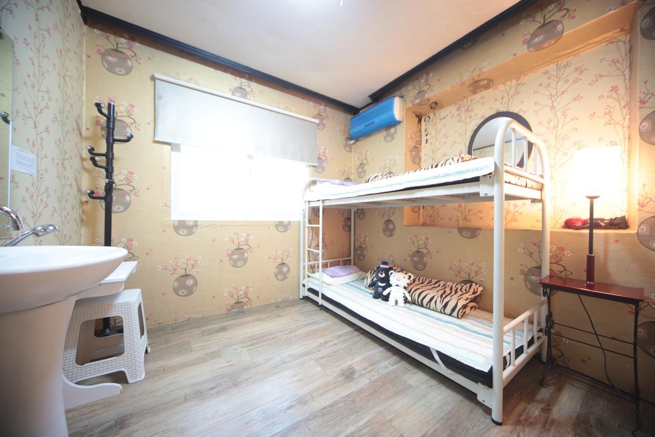 Comeinn Guesthouse Hongdae - Female Only Seoul Exterior photo