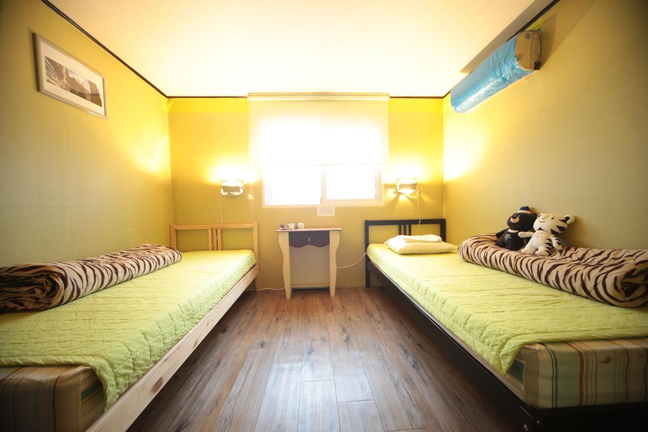 Comeinn Guesthouse Hongdae - Female Only Seoul Exterior photo